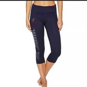 Splendid Striped cross Panel White Gray Capri Leggings Size XS